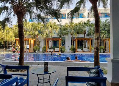 プールもあります