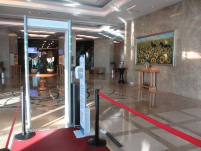 入口にセキュリティチェック