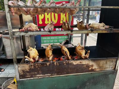 店先でダックが回っている