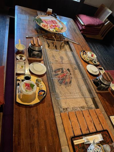 高千穂峡まで車で3分。別館で頂く囲炉裏メニューの夕食プランがおすすめ