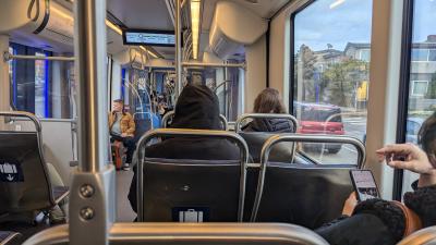 空港からダウンタウンへ行くならこれ