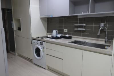 キッチン、洗濯機付いてます