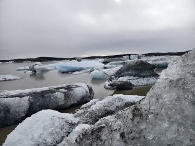 ツアーじゃなくても大きめの氷河が観察できます。