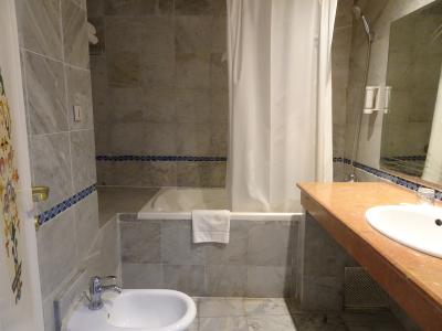 トイレは別にあり