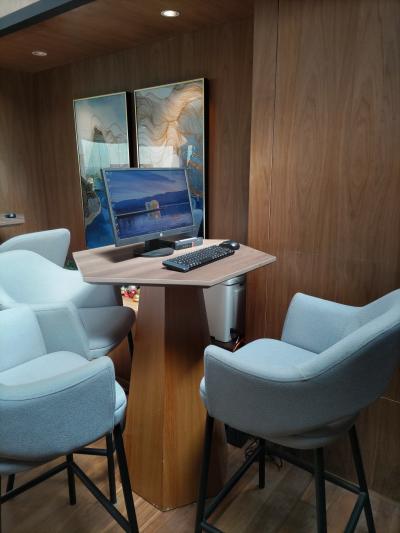 クラブラウンジにPCがあり、利用できた