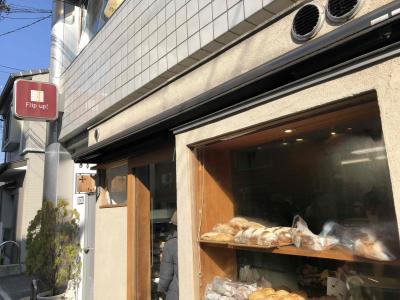 ずっしり重量感あるパンが美味！