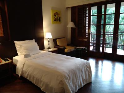 広くて落ち着く雰囲気の客室