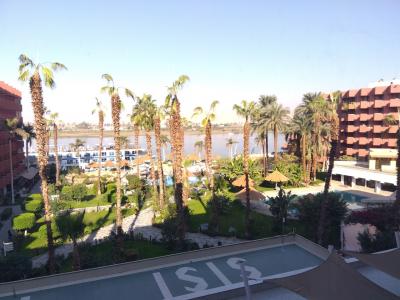 旧名はイシスホテルです