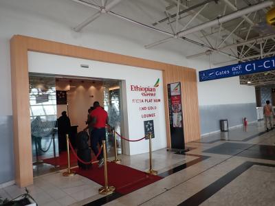 十分な広さとまあまあの食事で快適です