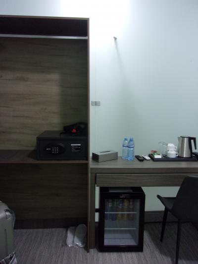 冷蔵庫、電気ポット完備。