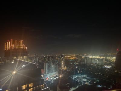 ルーフトップバー「オクターブ」は圧巻