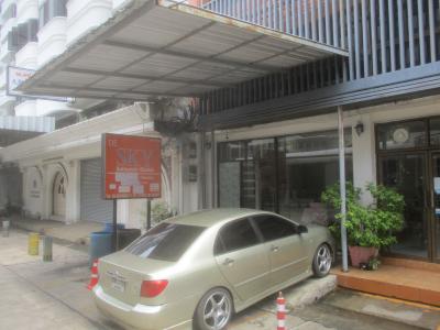 デ スカイ スクンビット エカマイ