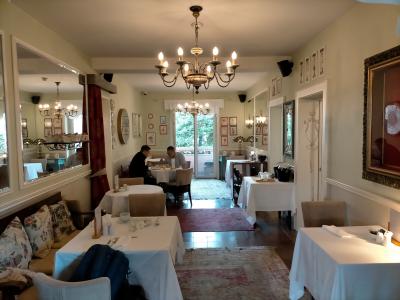 食堂の雰囲気も良い