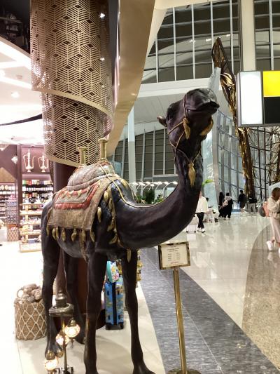 何でも買えるアブダビ国際空港