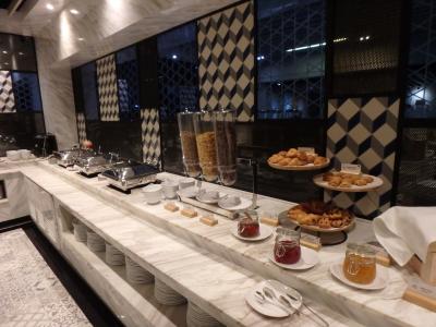 バイキング方式で提供されている