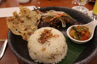 レストランでの食事の一部