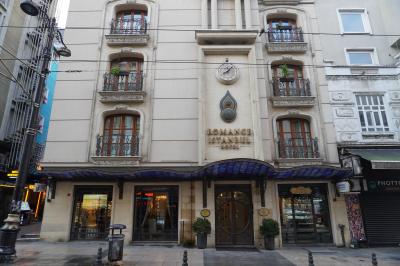 トラムの通りに面している