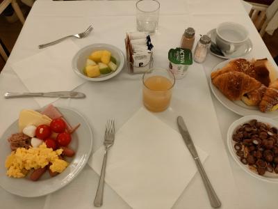 朝食