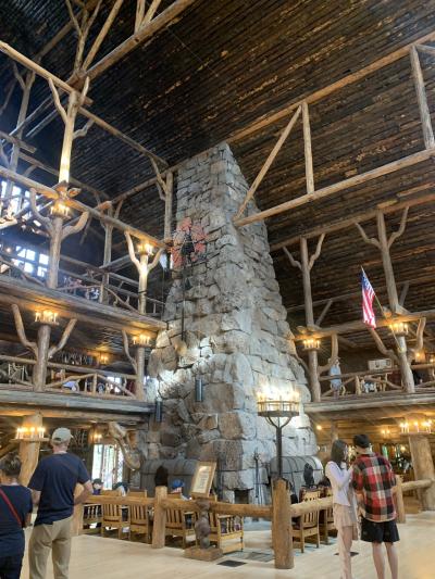 世界最大のログキャビンに泊まる！