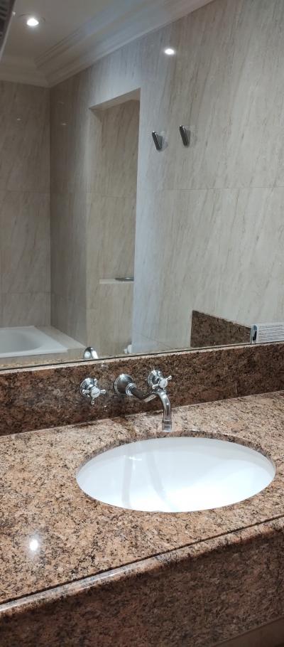 ハンドソープ、ボディーソープはあり。ヘアブラシや歯ブラシは無