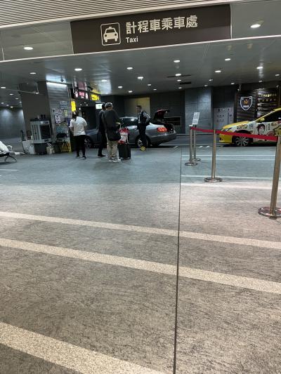 MRT とバスに疲れたらタクシー利用は楽ちん