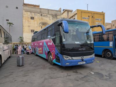 ダカールからガンビアへのバス