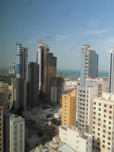 左端にクウエートタワーが見えます。