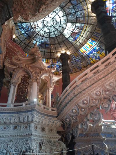 建物内はピンクと白で映える写真が撮れる