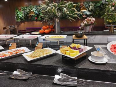 朝食はバラエティ豊か