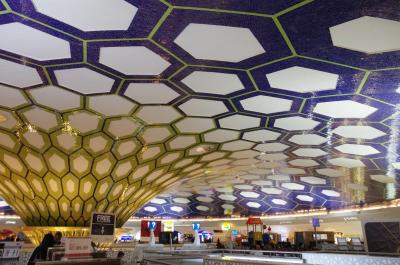 アブダビ国際空港のラウンジについて