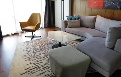 郊外の経済的ホテル