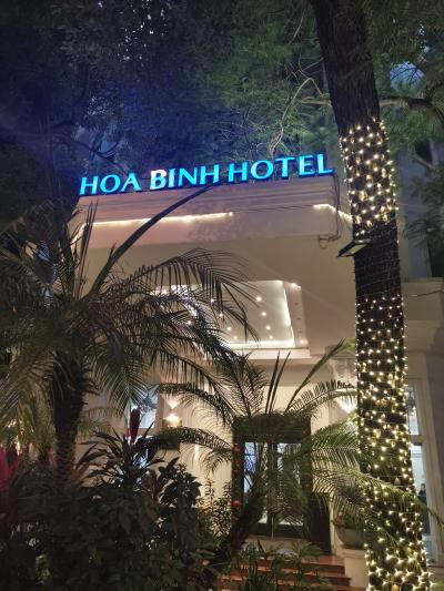 静かな街中のホテル