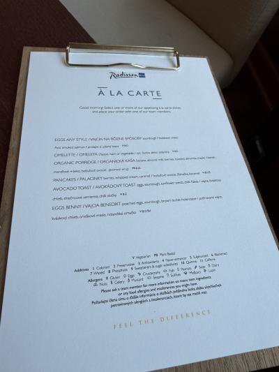 朝食の、ブッフェではない、オーダーメニュー