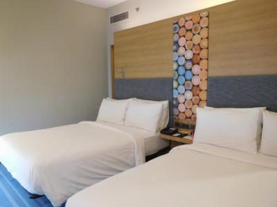 アロフトルーム。コンパクトで使いやすい。