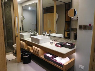 すっきりまとまった洗面スペース。必要な物は揃っています。