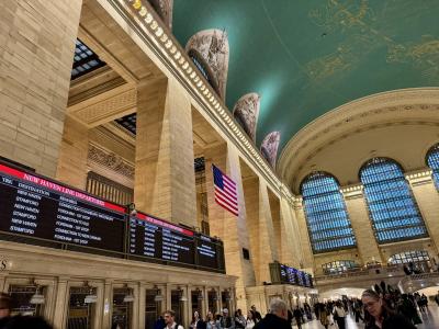 堂々たる駅です、迷子になります