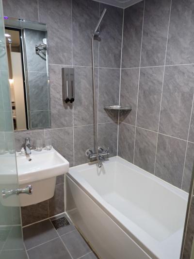 小さいバスタブあり