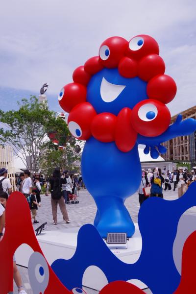 平日でもめっちゃ混んでる!　パビリオンの予約が取りにくい!　でも行って良かった!