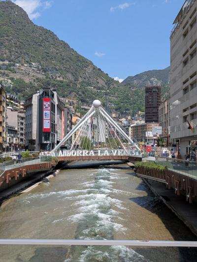 バルセロナから日帰りバスツアーでアンドラへ