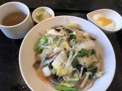 三条商店街にあります