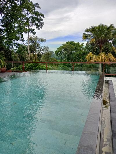 屋上にあるプール