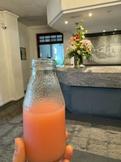 チェックイン待ちに貰ったジュース