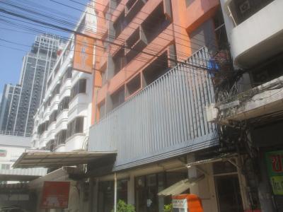 デ スカイ スクンビット エカマイ