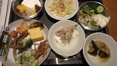 ロビーまわりも賑やか