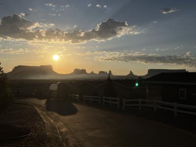 部屋からモニュメントバレー見れます！