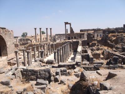 黒い玄武岩で作られた、ヨルダン国境近くの世界遺産の遺跡