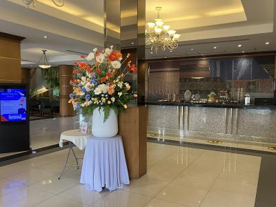 ロビーに入ると装花がお出迎え