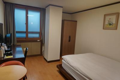 地下にサウナあり