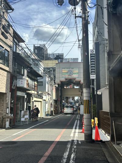 京都市出身です。久しぶりの錦市場です