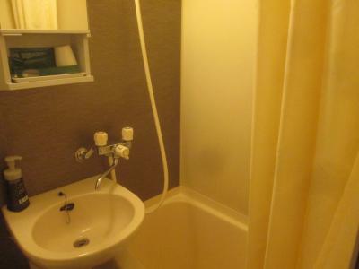 バスタブ付きのトイレルーム